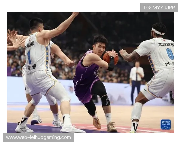 全明星技巧赛冠军诞生时刻，年轻球员庆祝胜利